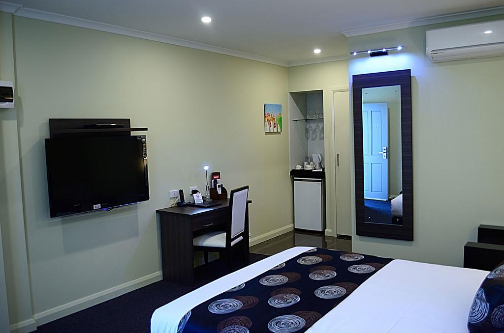 Park Squire Motor Inn & Serviced Apartments Melbourne Exterior photo