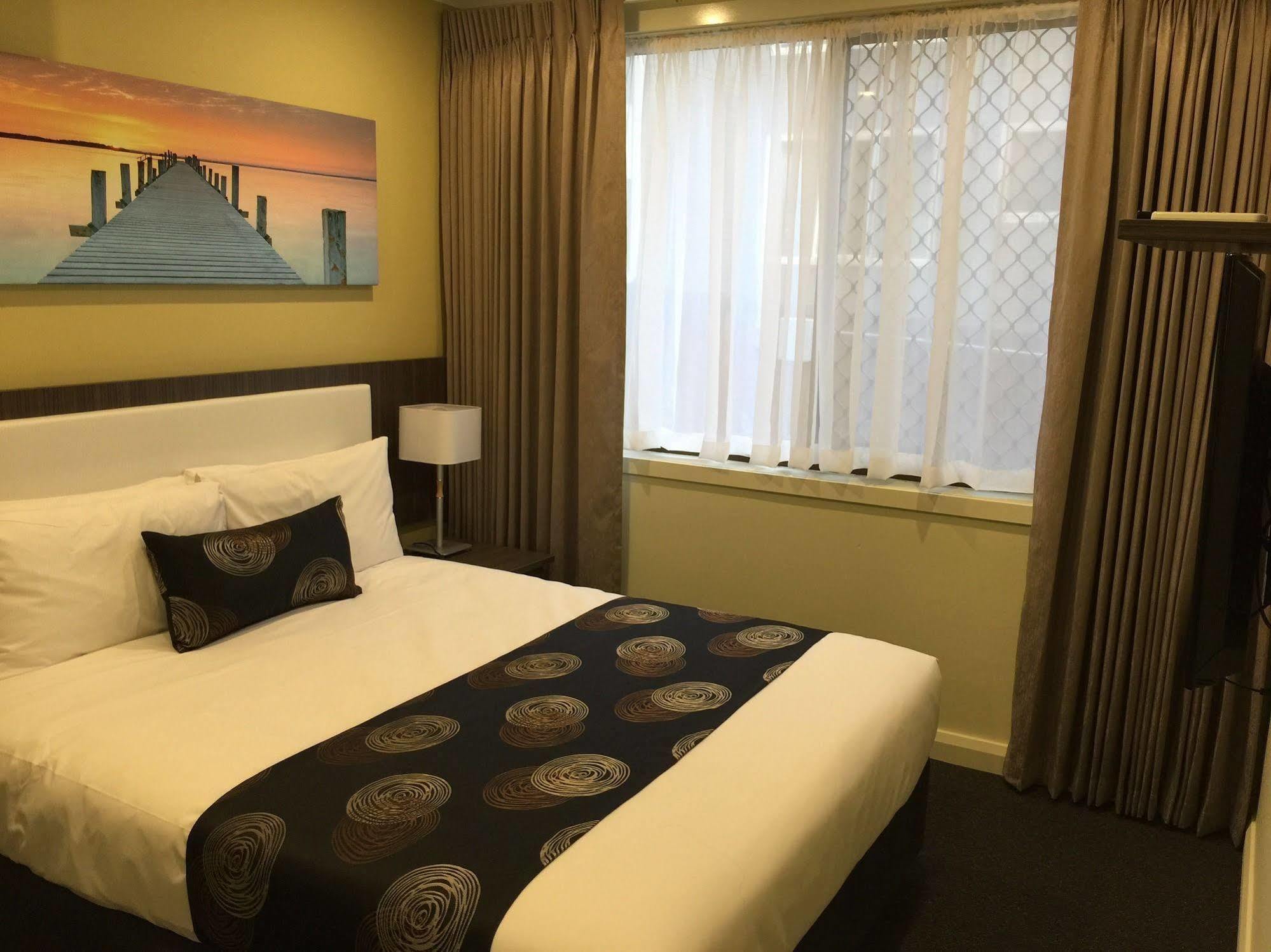 Park Squire Motor Inn & Serviced Apartments Melbourne Exterior photo