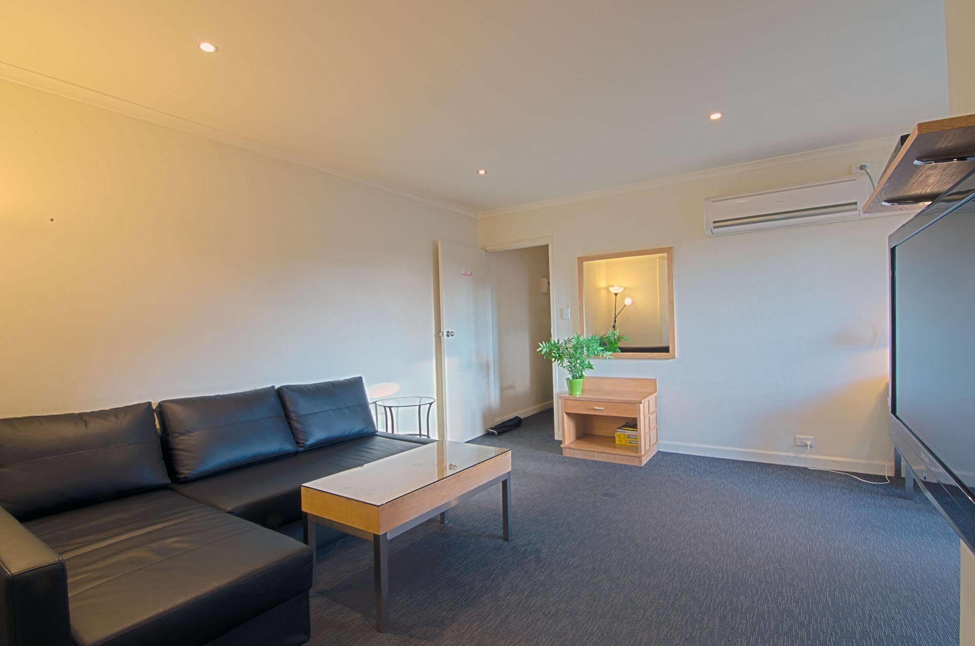 Park Squire Motor Inn & Serviced Apartments Melbourne Exterior photo