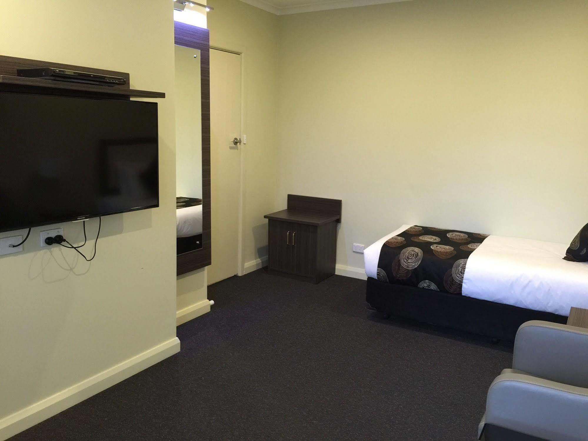 Park Squire Motor Inn & Serviced Apartments Melbourne Exterior photo