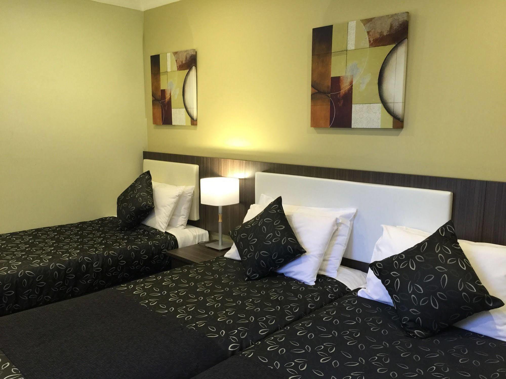 Park Squire Motor Inn & Serviced Apartments Melbourne Exterior photo