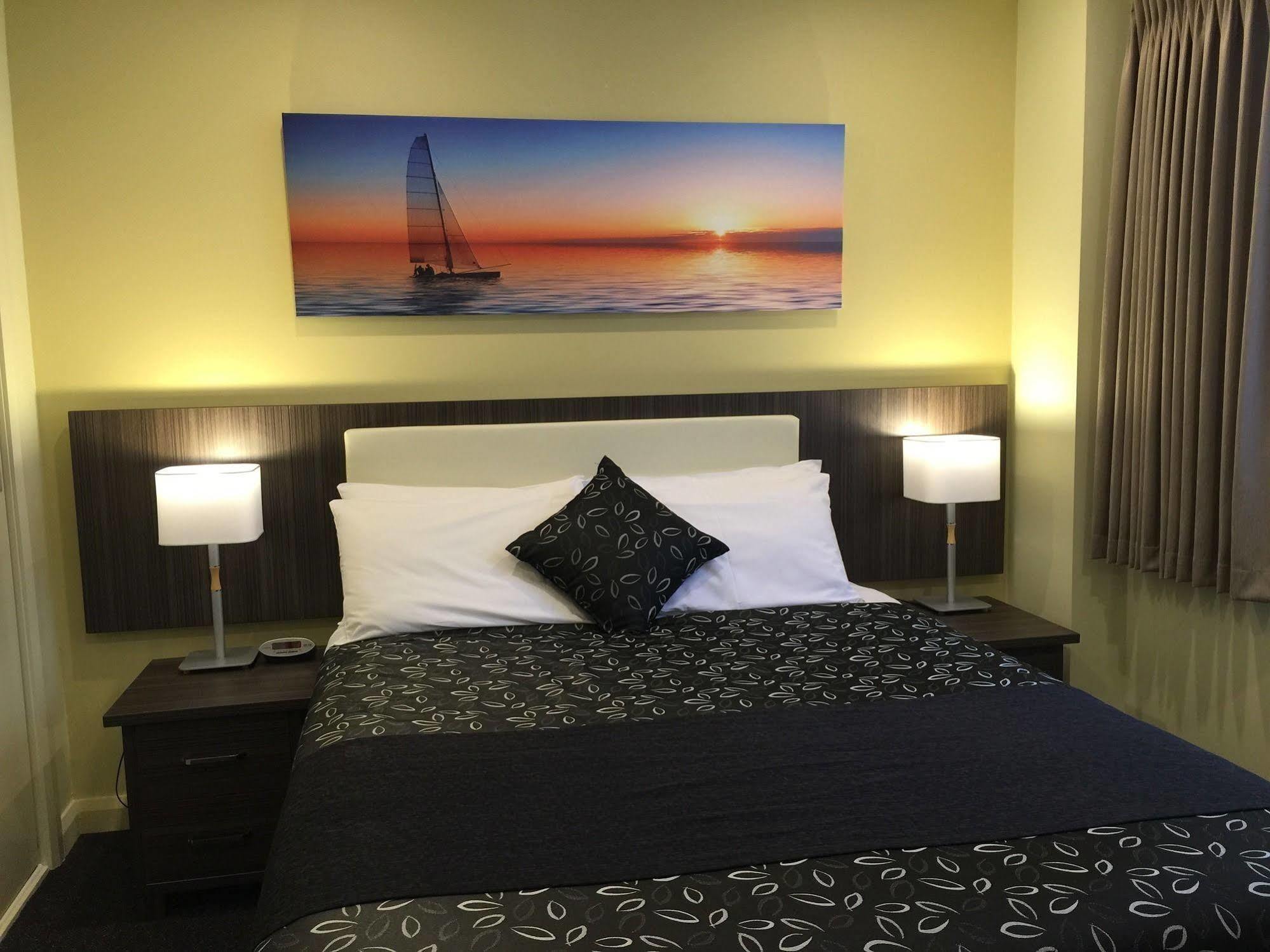 Park Squire Motor Inn & Serviced Apartments Melbourne Exterior photo