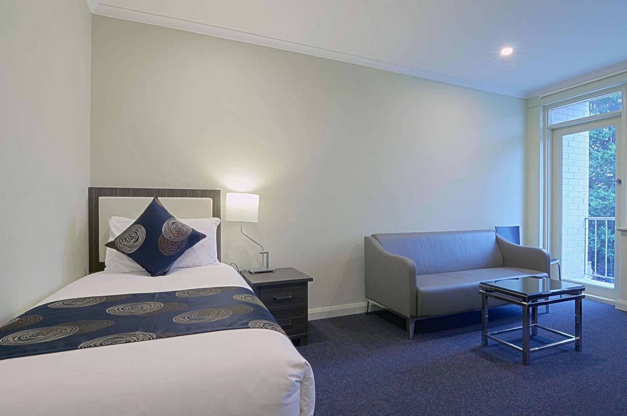 Park Squire Motor Inn & Serviced Apartments Melbourne Exterior photo